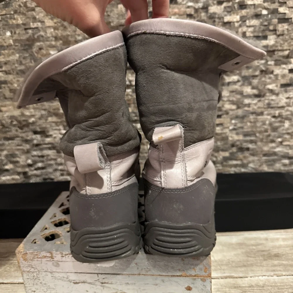 UGG beige gray